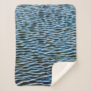 Wasserkörper tagsüber sherpadecke