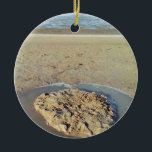 Wasserkreislauf in Sand on Beach, Sommerzeit Keramik Ornament<br><div class="desc">Wasserkreislauf in Sand on Beach,  Sommerzeit,  können Sie Ihren Text oder Ihre Monogramm hinzufügen</div>