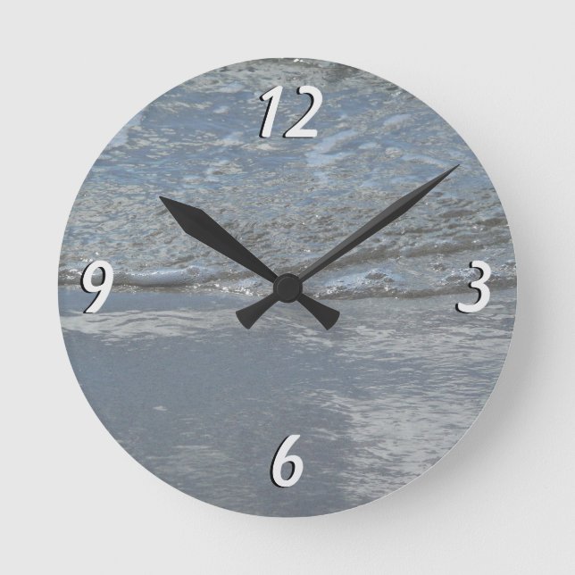 Wasserlappen auf Abstrakter Fotografie am Strand Runde Wanduhr (Vorderseite)