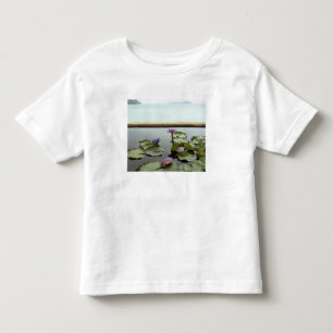 Wasserlilien im Teich durch Ozean Kleinkind T-shirt