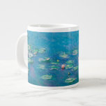 Wasserlilien von Claude Monet Kunstmalerei Jumbo-Tasse<br><div class="desc">Schönes Meisterwerk von Claude Monet - Water Lilies aus seinem Garten in Giverny,  Frankreich. Eines der berühmtesten Kunstgemälde in der Kunstgeschichte und ein schönes Beispiel für Impressionismus. Das ist wirklich ein wunderbares Kunstwerk und ein großartiges Geschenk für Kunstliebhaber.</div>