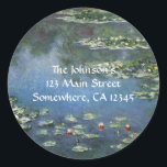 Wasserlilien von Claude Monet, Vintage Blume Runder Aufkleber<br><div class="desc">Water Lilies (1906) von Claude Monet ist ein Vintager Impressionismus Kunstlandschaft Blumen Gemälde. Es ist eine von vielen Variationen von Wasserliliengemälden, die Monet in seinem Blumengarten in Giverny, Frankreich, gemalt hat. Wasserlilie Blume in einem Teich der Frühjahrszeit. Über den Künstler: Claude Monet (1840-1926) war Gründer der französischen impressionistischen Malerei, wobei...</div>