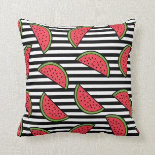 Wassermelone auf schwarzem u. weißem kissen