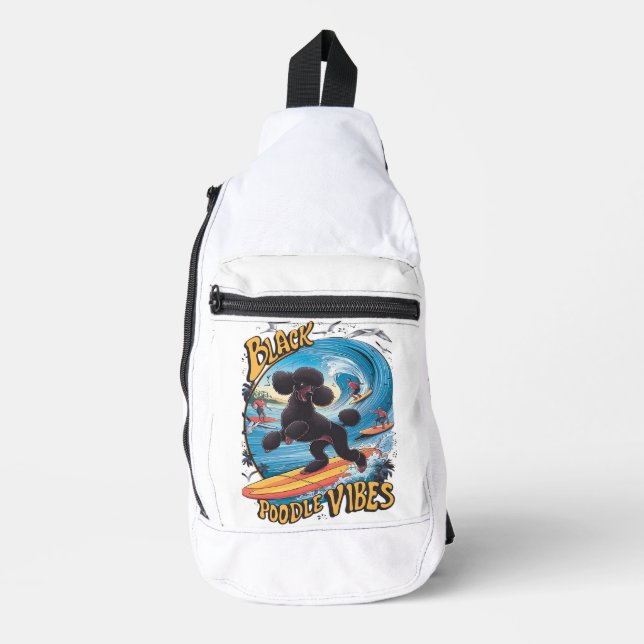 Wasserschwarzes Poodle: Surfen in der großen Welle Crossbody Bag (Vorderseite)