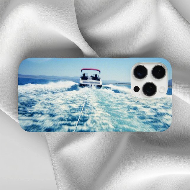 Wasserski hinter dem Geschwindigkeitsboot Horizont iPhone 16 Pro Max Hülle (Water Skiing Behind Speed Boat Horizontal Photo Case-Mate iPhone Case)