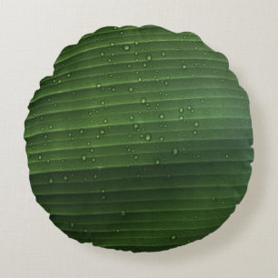 Wassertropfen auf grünem Blatt Rundes Kissen