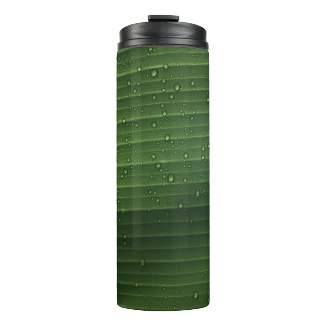 Wassertropfen auf grünem Blatt Thermosbecher (Vorderseite)