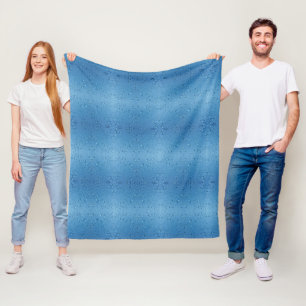 Wassertropfen gegen blauen Himmel Fleecedecke