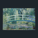 Water Lilies und Japanische Brücke von Monet Fußmatte<br><div class="desc">Stellen Sie sich vor,  Sie könnten sich mit diesem personalisierten und gemütlichen Portier beim Zuhause fühlen. Eine wunderschöne Art,  Ihre Türen,  das Badezimmer oder die Türen für Kinder zu dekorieren. Ideal für amerikanische Handwerker,  Ranch-Stil,  Hütte,  Kolonial,  Hütte,  Strand,  See,  modernes Haus und andere Stile der Architektur.</div>