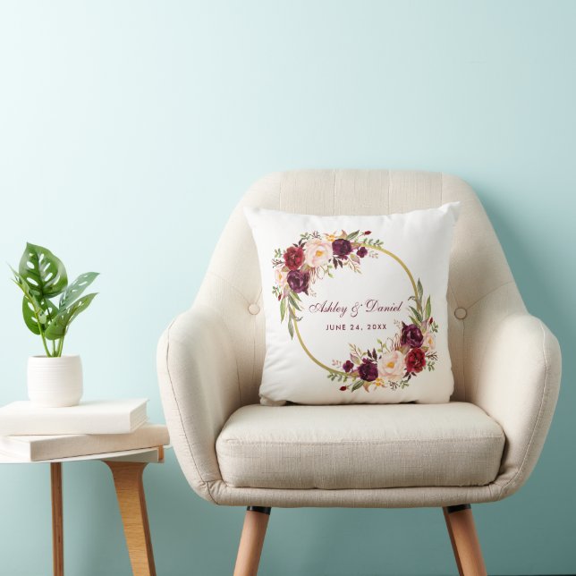 Watercolor Burgund Blumenreath Gold Wedding Kissen (Stuhl )