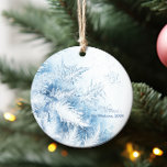 Watercolor Christmas Winter Wonderland Ornament<br><div class="desc">Mit unserem Watercolor Weihnachtswunder Wunderland Ornament verzaubern Sie Ihren Baum mit Urlaubsmagie! Dieses wunderschön gestaltete Ornament besticht durch ein bezauberndes Aquarelldesign, das ein friedliches Winterwunderland mit Schneebäumen und einem ruhigen Himmel darstellt. Aus hochwertiger Keramik oder langlebigen Materialien gefertigt, vereint dieses Ornament das Wesen eines gemütlichen Weihnachtsgeschehens und verleiht jedem Urlaubsdekor...</div>