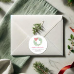 Watercolor Christmas Wreath Return Address Runder Aufkleber<br><div class="desc">Einzigartig rund Weihnachten themed umhüllen Siegel zu komplettieren VG lädt rot und grün Aquarell Eukalyptus Kranz und Bugkollektion. Eine elegante und dennoch einfache Wahl für einen Rücksendeadressen-Aufkleber. Dieses Design enthält die Wörter Season's Greetings in handgeschriebener Schrift Typografie. Verwenden Sie als Umschlag Aufkleber für Ihre Feiertagskarten und Weihnachtseinladungen. Weitere Designs finden...</div>