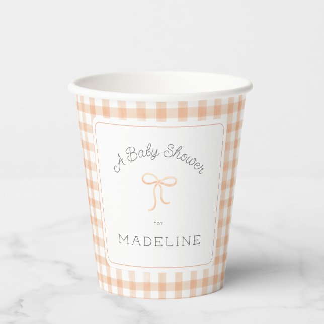 Watercolor Gingham Peach Baby Dusche Pappbecher (Vorderseite)