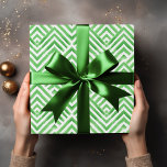 Watercolor Green Christmas Diamond Zickzack Muster Geschenkpapier<br><div class="desc">Modern Christmas Green Watercolor Diamond Zickzack Gemusterte Geschenkwrake; fett formatiertes Muster</div>