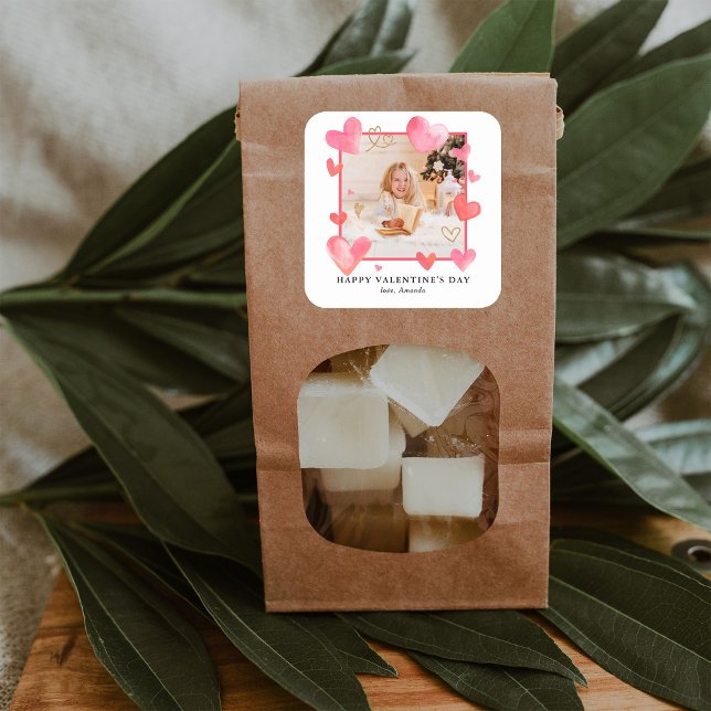 Watercolor Heart Frame Foto Valentine Quadratischer Aufkleber (Personalize your Valentine's Day treats this year with these cute pink watercolor heart border.)