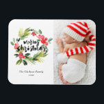 Watercolor Holly Wreath Frohe Weihnachts-Foto Magnet<br><div class="desc">Bringen Sie eine Touch Feiertagsmagnet auf Ihre Zuhause mit unserem individualisierbaren Foto Christmas Magnet! Dieser Magnet ist perfekt für die Präsentation von gepflegten Erinnerungen geeignet und ermöglicht es Ihnen, dieses Foto mit Ihrem Lieblingsfest zu personalisieren. Ein ideales Geschenk für Familie und Freunde - kreieren Sie unvergessliche Seen für den Urlaub!...</div>