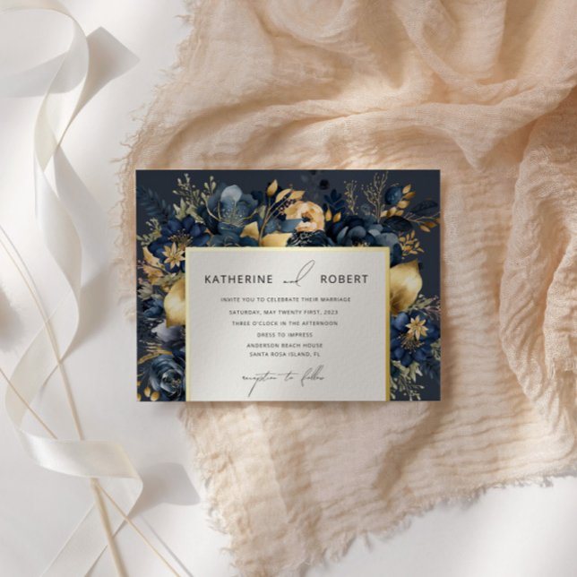 Watercolor Midnight Blue Gold Floral Wedding Folieneinladung (Von Creator hochgeladen)