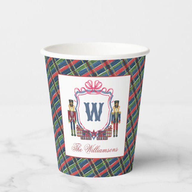 Watercolor Plaid Nutcracker Bear Monogram Crest Pappbecher (Vorderseite)