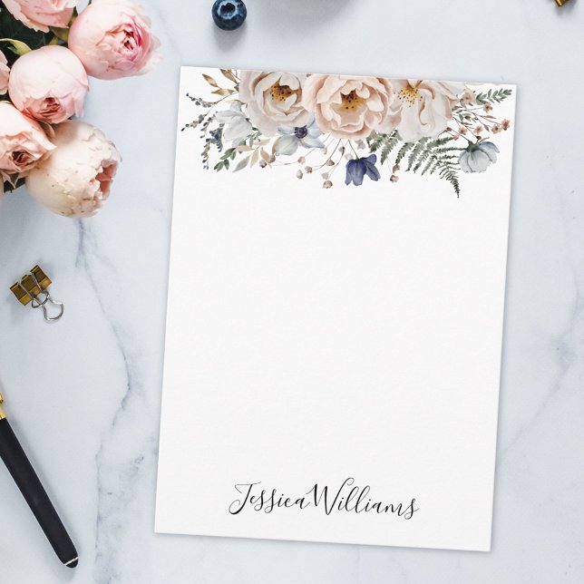 Watercolor Pretty Beige Blue Personalized Floral Mitteilungskarte (In situ)