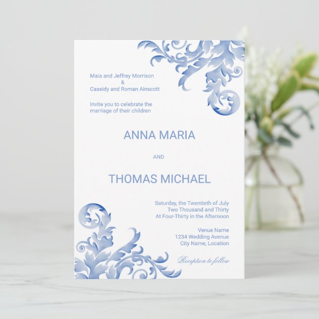 Watercolor Royal Blue Blüh Wedding Einladung (Stehend Vorderseite)