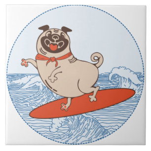 Wave reitet Hund auf Surfbrett mit Happy Mops Fliese