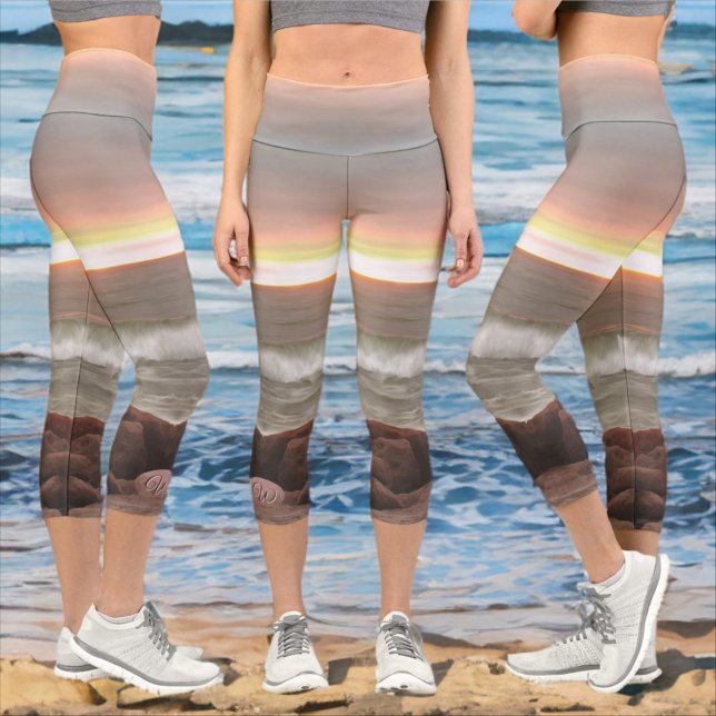 Waves and Boulders 0893 Capri Leggings (Von Creator hochgeladen)