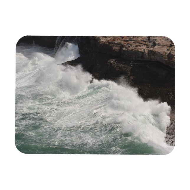 Waves in Kilauea Magnet (Horizontal)