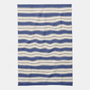 Wavy Blue und White Stripes Geschirrtuch