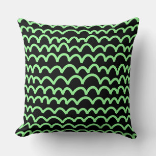 Wavy Pattern - Minze grün auf schwarz Kissen