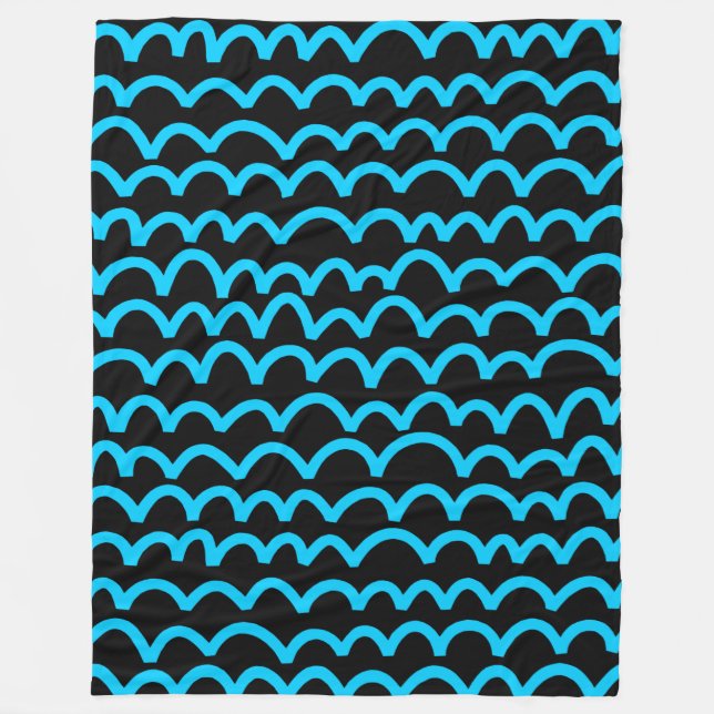 Wavy Pattern - Sky Blue on Black Fleecedecke (Vorderseite)