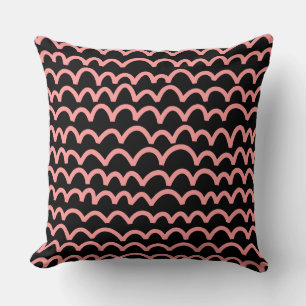 Wavy Pattern - Weich rosa auf schwarz Kissen