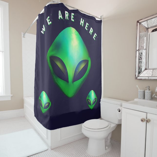 "We Are Here" Green Alien head Duschvorhang (Beispiel)