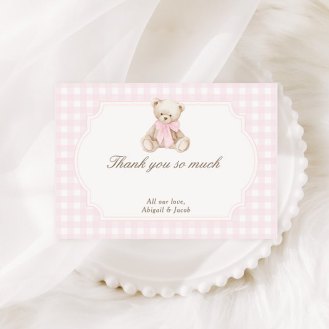 We Can Bearly Wait Pink Gingham Teddy Bear Baby Dankeskarte (Von Creator hochgeladen)