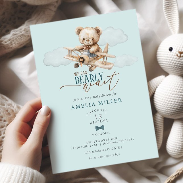 We Can Bearly Wait Teddy Airplane Blue Baby Shower Einladung (We Can Bearly Wait Teddy Airplane Blue Baby Shower Invitation)