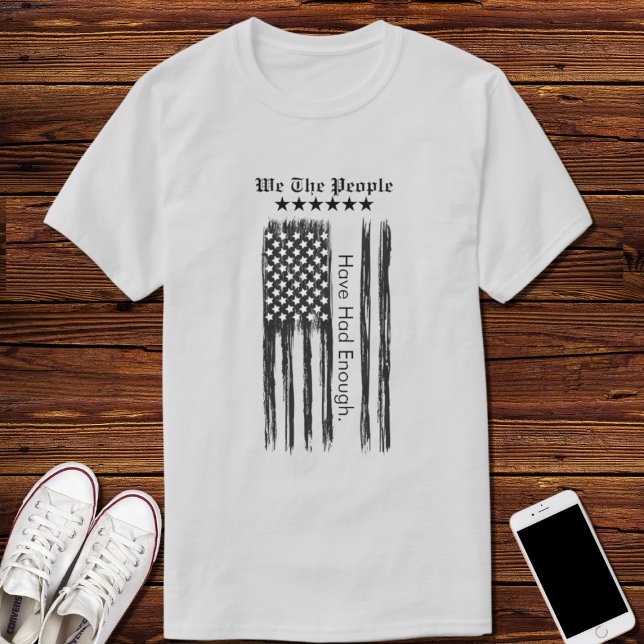 We The People Distressed Flag Vertikal T-Shirt (Von Creator hochgeladen)