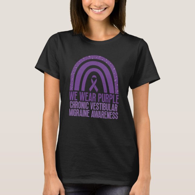 We Wear Purple Migraine Awareness In Cool Rainbow  T-Shirt (Vorderseite)