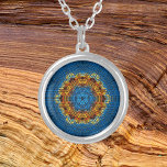 Weave Mandala Blue Yellow und Red Versilberte Kette<br><div class="desc">Diese trendige Mandala ist blau,  gelb und rot in einem Korbflechtstil. Psychedelische Visuals für den modernen Hippie oder für alle,  die Lieben groovy Farben.</div>