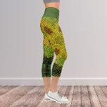 Weave Mandala Yellow Green und Orange Capri Leggings<br><div class="desc">Diese trendige Mandala ist gelb,  grün und orange in einem Korbflechtstil. Psychedelische Visuals für den modernen Hippie oder für alle,  die Lieben groovy Farben.</div>