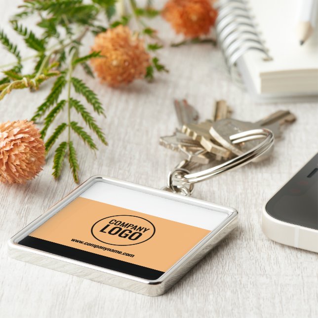 Website des modernen Logos von White Peach Black C Schlüsselanhänger (Seite)