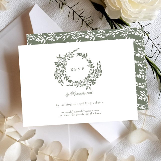 Website von Wreath White & Sage Green Classic RSVP Karte (Von Creator hochgeladen)