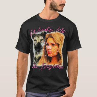 Weck mich auf im Innern Hund und Frau Glitter und T-Shirt