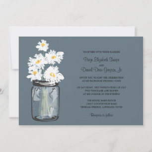 Weckglas und weiße Gänseblümchen, die Wedding sind Einladung