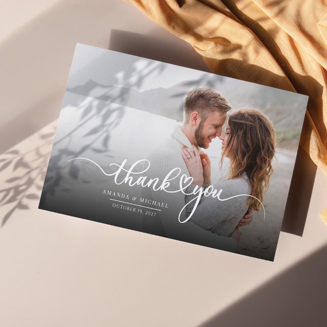 Wedding Foto Newlyweds Moderne Vielen Dank Mitteilungskarte (Wedding Thank You Couples Photo Card on Zazzle at Milestone Hub)