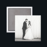 Wedding FOTO Newlyweds Mr. & Mrs. Schwarz-weiß Gef Magnet<br><div class="desc">Benutzerdefiniertes WEDDING FOTO in Schwarz und Weiß. Einfach nach Ihrem bevorzugten Foto zu personalisieren,  Foto Filter verwenden. Modern,  klassisch,  zeitlos. Mix und Match kompletten Wedding / Keepake Kollektionen von TMCdesigns.</div>