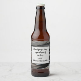 Wedding Guest Black Gray Feather Modern Danke Bierflaschenetikett
