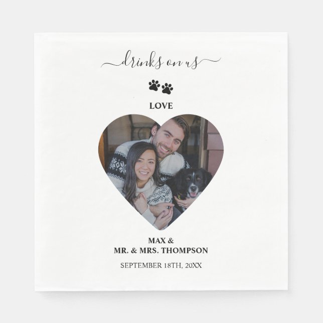 Wedding Heart Photo Couple Pet Dog Drinks on Us Serviette (Vorderseite)