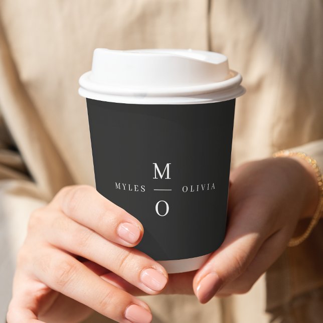 Wedding Monogram Elegant Minimal Stylish Black Pappbecher (Von Creator hochgeladen)