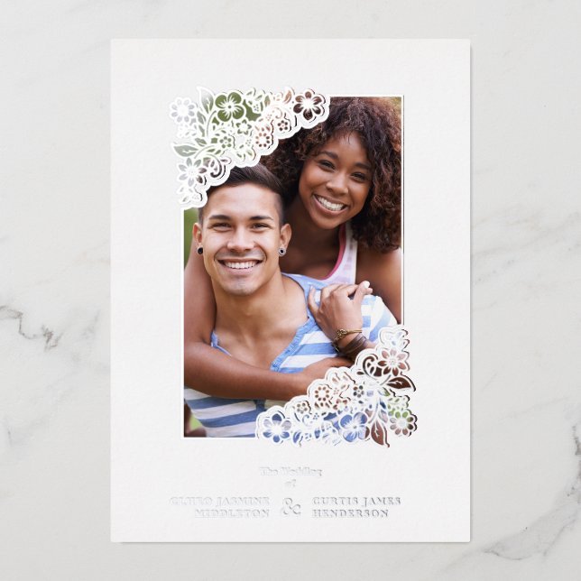 Wedding Real Silver Effect Fancy Overlay Floral Folieneinladung (Vorderseite)