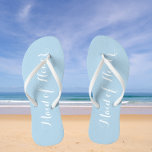 Wedding Trauzeugin Trendy Light Blue Flip Flops<br><div class="desc">Gönnen Sie Ihren Hochzeitsjungfrauen diese stilvollen Trauzeugin Flip Flops,  die eine trendige,  hellblaue Farbe mit weißem,  stilisiertem Drehbuch bilden,  um Ihr ähnliches Hochzeitsfarbschema zu ergänzen. Wählen Sie die Größe des Fußes zusammen mit anderen Optionen.</div>