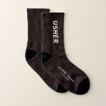 Wedding Usher Personalized Socken<br><div class="desc">Dress the men of your wedding party with coordinating personalized socks. You can personalize these souvenir keepsake "Usher" socks with your first names and wedding date in white typography against a black background.</div>